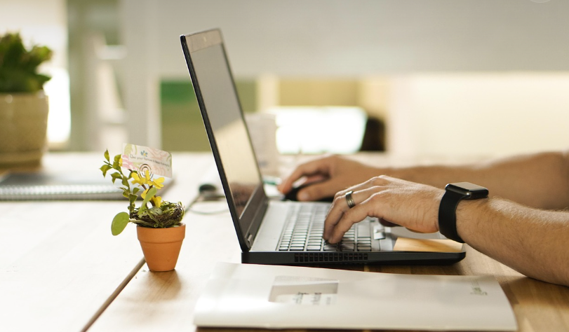 How to start an online business in 2025